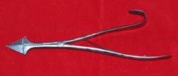 Comb perforator hook